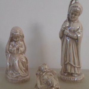 Nativity Set – Mother of Pearl Ceramic Glaze